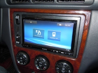 Установка Автомагнитола Sony XAV-E70BT в Mercedes ML 350